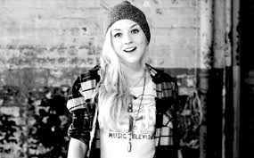 Resultado de imagem para emily kinney e namorado