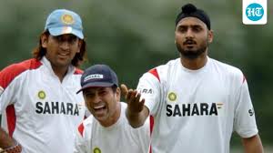 ‘Ye lambe baal wala kaun hai?’ Sachin had no idea about Dhoni, was told ‘tagda player hai’; Harbhajan refused to believe | Cricket