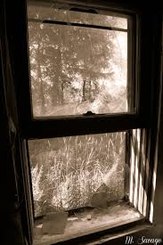 Résultat de recherche d'images pour "horrific haunted houses abandoned"