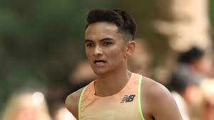 Triathlon champ Alex Yee chases fast time at Valencia Marathon 2025
