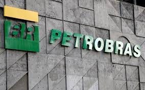 Petrobras (PETR4) avança no semanal após rompimento técnico e mira topo histórico