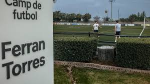 En Foios, el pueblo de Ferran Torres: “Es un ”bon xiquet’, el mejor del mundo y el más guapo”
