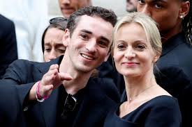 Sous les yeux attendris d'Audrey Crespo-Mara, le fils de Thierry Ardisson se marie à Paris