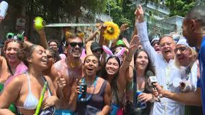 Carmelitas puxa lista de blocos desta sexta-feira; Rio terá 20 desfiles oficiais