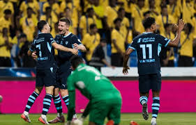 التعاون مقابل الهلال