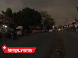 राजस्थान में आंधी-बारिश से 3 मौतें, यूपी में ओले गिरे: देहरादून में दिन में अंधेरा छाया, तेज बारिश; 4 शहरों...