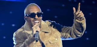 Sanremo, pagelle LIVE: Arisa 5, troppo dolciastra. Luchè un po' dark, ma è da 7