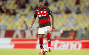 Evertton Araújo valoriza oportunidades e se declara ao Flamengo: 'Time do meu coração'