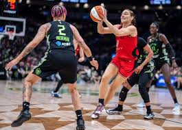 Carla Leite e o Fire buscam a vitória na temporada contra o Storm.