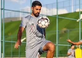 پوریا لطیفیفر