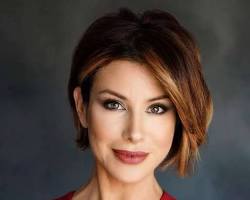 Image of Dominique Sachse working as a news anchor