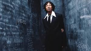 Com show lotado, Djavan abre turnê de 50 anos com clássicos e dose dupla de 'Sina'; confira a setlist