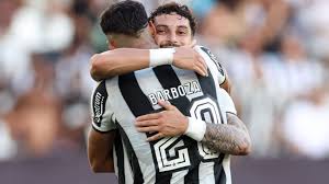 Renovações de Barboza e Alex Telles 'emperram' no Botafogo; entenda situação