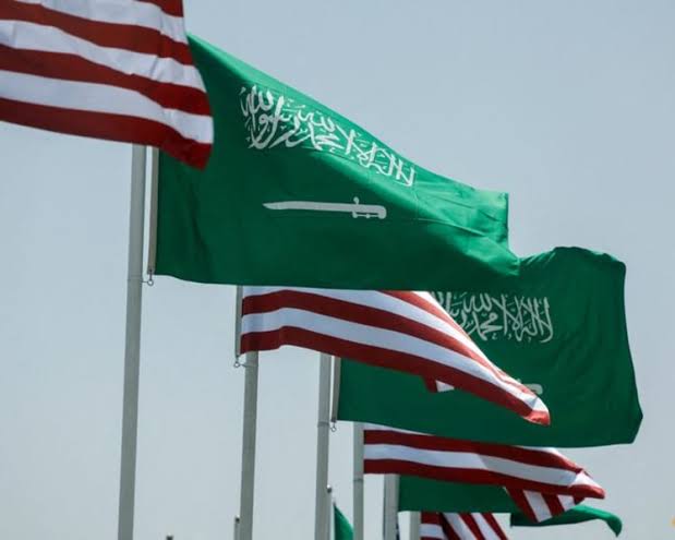 Houthis fire on Saudi oil sites; no US strike on Iran for first time in two weeks