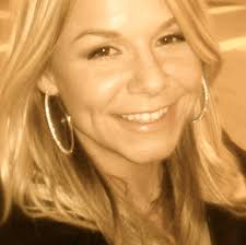 I hope you find this short conversation as interesting as I did. A: Full name and title. K: My name is Kelly Bowen and I am a bidding producer at Caviar. - kelly-bio-pic