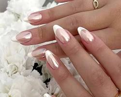 Hình ảnh về French mirror nails