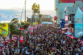 Carnaval de Salvador tem camarote a R$ 4 mil e abadá por quase R$ 2 mil; veja valores