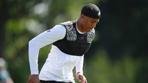 DeVonta Smith Injury: Eagles WR Leaves Game After Hard Fall