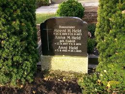 Grab von Anni Held (07.09.1892-25.01.1983), Friedhof Aurich-