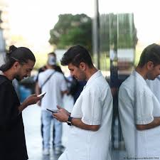 "امیدوارم قطع نشود”؛ روایت زندگی‌های وابسته به اینترنت