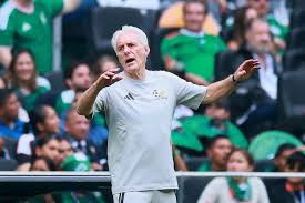 South Africa coach tells critics to ‘shut up’ after poor start to World Cup