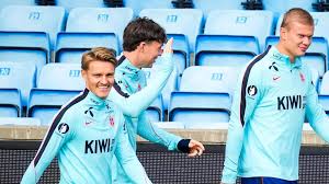 ¡CR7 está loco! Sonriente, Odegaard avisa a la vecina Dinamarca antes de reencontrarse con su ídolo Ronaldo
