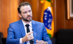 Imposto seletivo: Durigan tem reuniões até próxima semana para tentar fechar alíquota