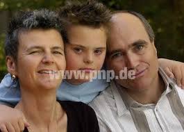Von <b>Christiane Oelrich</b> Sydney. Ein deutscher Arzt ist in Australien mit <b>...</b> - pnpbehindertbub