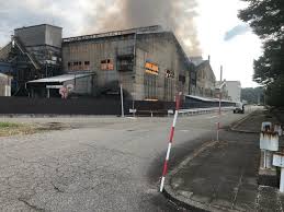 速報！日本カーボン富山工場で火災発生！爆発音も？けが人情報なし - Imagen principal del artículo