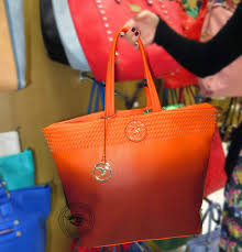 Resultado de imagem para tendencia de bolsas e carteiras inverno 2016