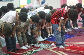 رويترز تختار صورة طفل يحاول الصلاة كأفضل صور العالم Images?q=tbn:ANd9GcSXWH6vmJgHSNVUmoXoBaIJvDGEuNKmhYIYLVplx95uS7YDM7Ba