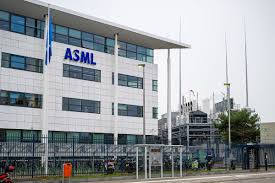 ASML’s Record Orders Smash Estimates as AI Spurs Demand