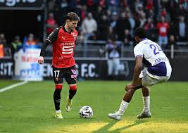 Stade Rennais - Lille. Szymanski et Seidu bien présents dans le groupe des Rouge et Noir . Sport