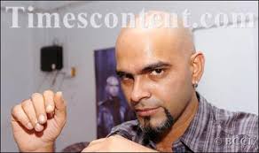 Television producer Raghu Ram interacts with students in Patna on April 15, 2011. - Raghu-Ram