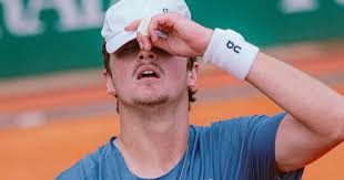 Sem drama , mas com preocupação para João Fonseca às vésperas de Roland Garros
