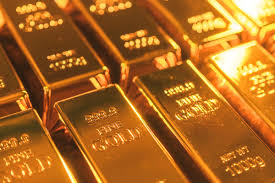 Gold extends losses amid 'brutal flush' as inflation worries mount