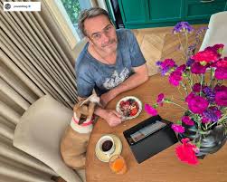 Eleganckie wnętrza i ogromny taras. Tak mieszka Paweł Deląg (ZDJĘCIA)