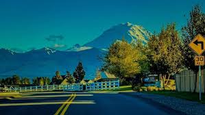 Seattle Weather Outlook: Cold Snap, Thunderstorms, and Wintry Passes in October 2025