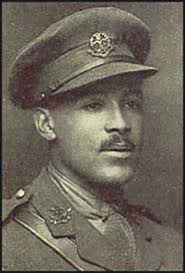 Walter Tull in his 2nd Lieutenant&#39;s uniform | Phil Vasili/Finlayson Family Collection. View larger. Walter Tull in his 2nd Lieutenant&#39;s uniform - Officer-320x473