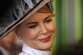 Nicole Kidman đội mũ lạ mắt dự ngày hội đua ngựa diễn ra ở Melbourne, Australia ngày 3/11. VN. Nữ diễn viên 45 tuổi khoe vẻ đẹp duyên dáng và trẻ trung hơn ... - Nicole41112_11-bdfac