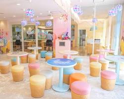 interior of good day for you okinawa naha showing the kids' spaceの画像