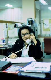 Image result for berkomunikasi melalui telepon