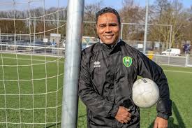Leonardo speelde voor Ajax en Feyenoord en droomt dankzij bezoek aan favela nu van trainerscarrière