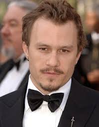 Rumah pohon mendiang Heath Ledger yang berlokasi di Hollywood Hills dikabarkan akan dijual. Jika Anda tertarik, siapkan kocek US$ 3 juta atau sekitar Rp 27 ... - ledger-dlm