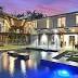 Mansion living prospers in Darwin