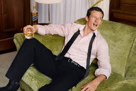 Callum Turner ने Johnnie Walker Blue Label के वैश्विक एंबेस्डर के रूप में नई भूमिका को स्वीकार किया