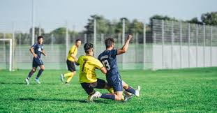Bologna pede 19,3 milhões de libras por Lucumí; Juventus, Roma e Bournemouth de olho