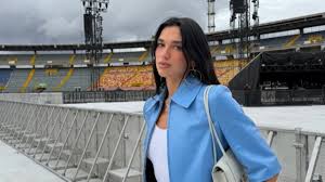Dua Lipa Enamora Bogotá con Homenaje a Shakira y Gira 'Radical Optimism'