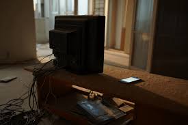 Cable TV penetration drops to 32% of US homes as cord cutting accelerates