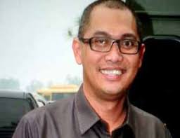 Disebut-sebut sebagai salah satu Calon Walikota Tanjung Pinang pada 2012 lalu-Raja Fahmi Usman adalah putra dari ... - 71fahmi